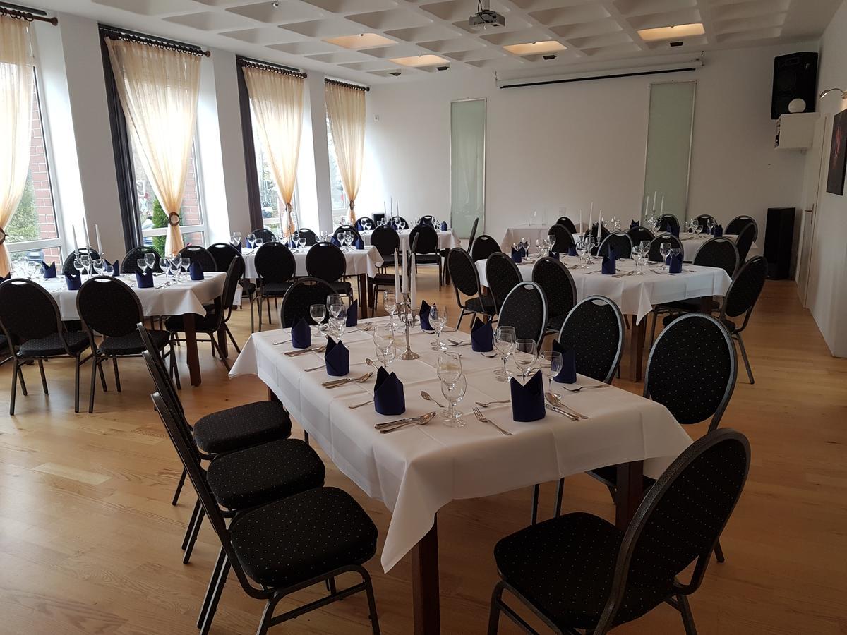 Bennetts Restaurant Und Hotel Wittingen Exterior photo